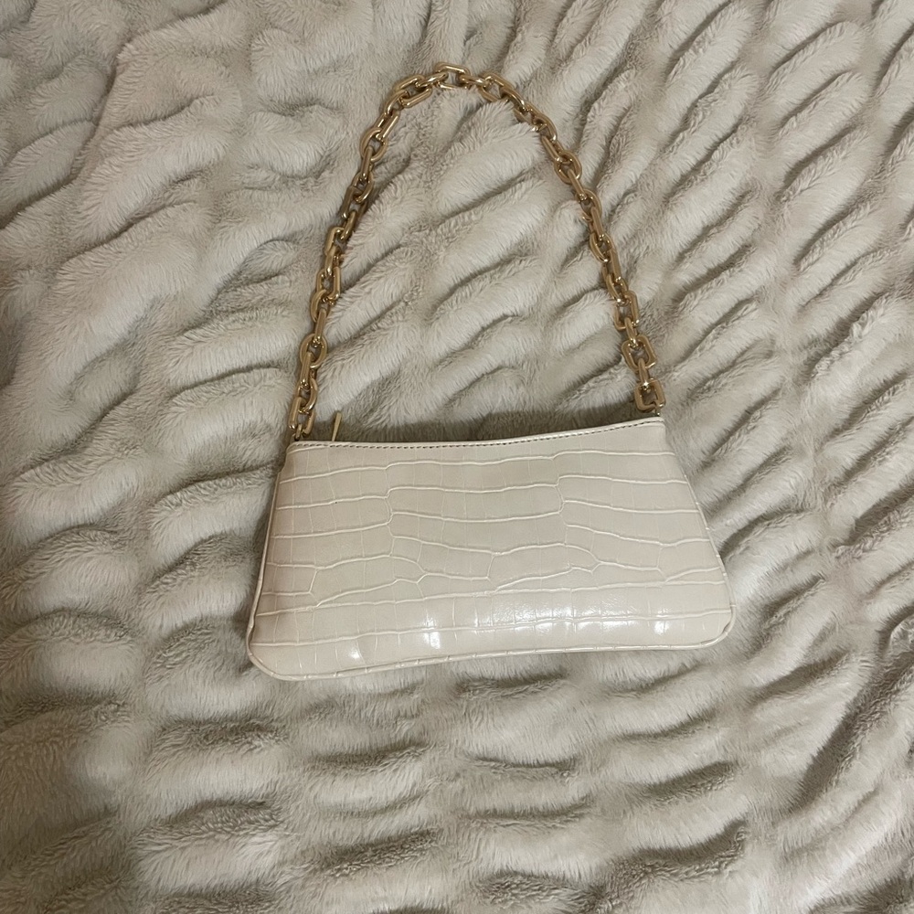 Zara White Croc-Embossed Shoulder Bag with Gold Chain